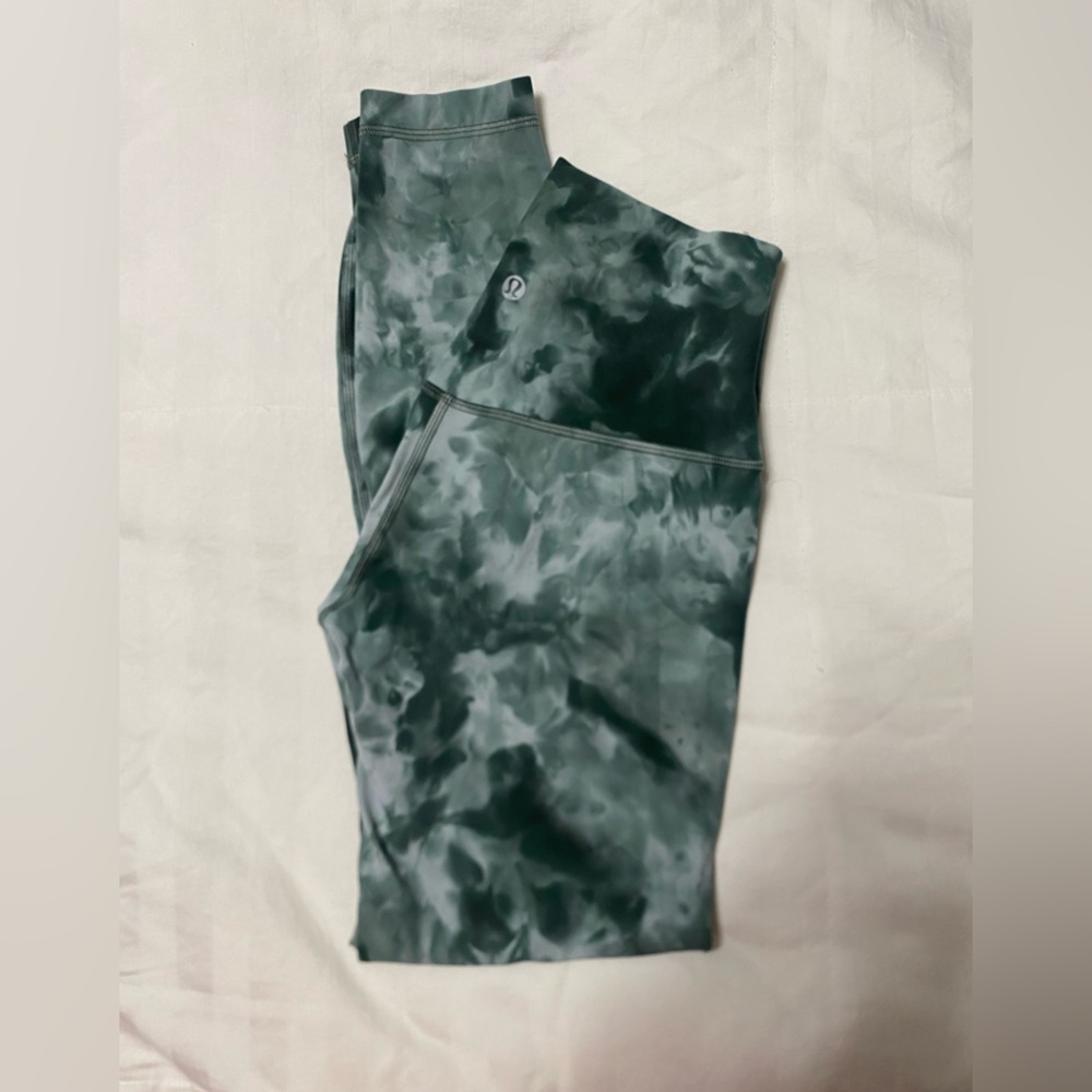 Lululemon Green Tie-Dye Leggings sz 4 25 inch